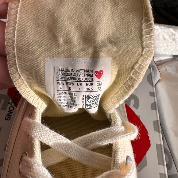 COMME DES GARÇONS PLAY
Off-White Converse Edition Chuck 70 CDG Low Sneakers - Picture 6 of 6